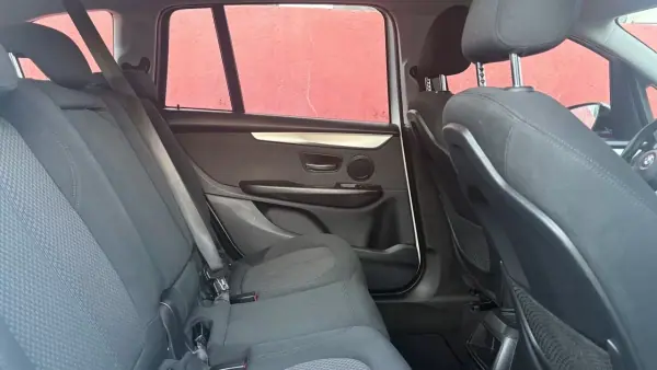 BMW 216 Gran Tourer 2019 - 14900 EUR, 99700 km - AUTO.MOTO.pt - 99700km - foto 10 de 12