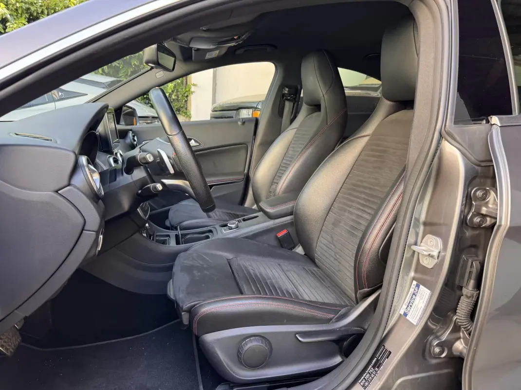 Mercedes-Benz CLA 180 2016 - 18900 EUR, 148405 km - AUTO.MOTO.pt - 148405km - foto 23 de 26