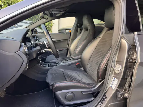 Mercedes-Benz CLA 180 2016 - 18900 EUR, 148405 km - AUTO.MOTO.pt - 148405km - foto 23 de 26