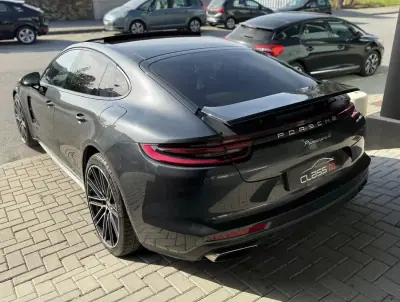 Porsche Panamera 2018 - 74500 EUR, 50941 km - AUTO.MOTO.pt - 50941km - foto 6 de 41