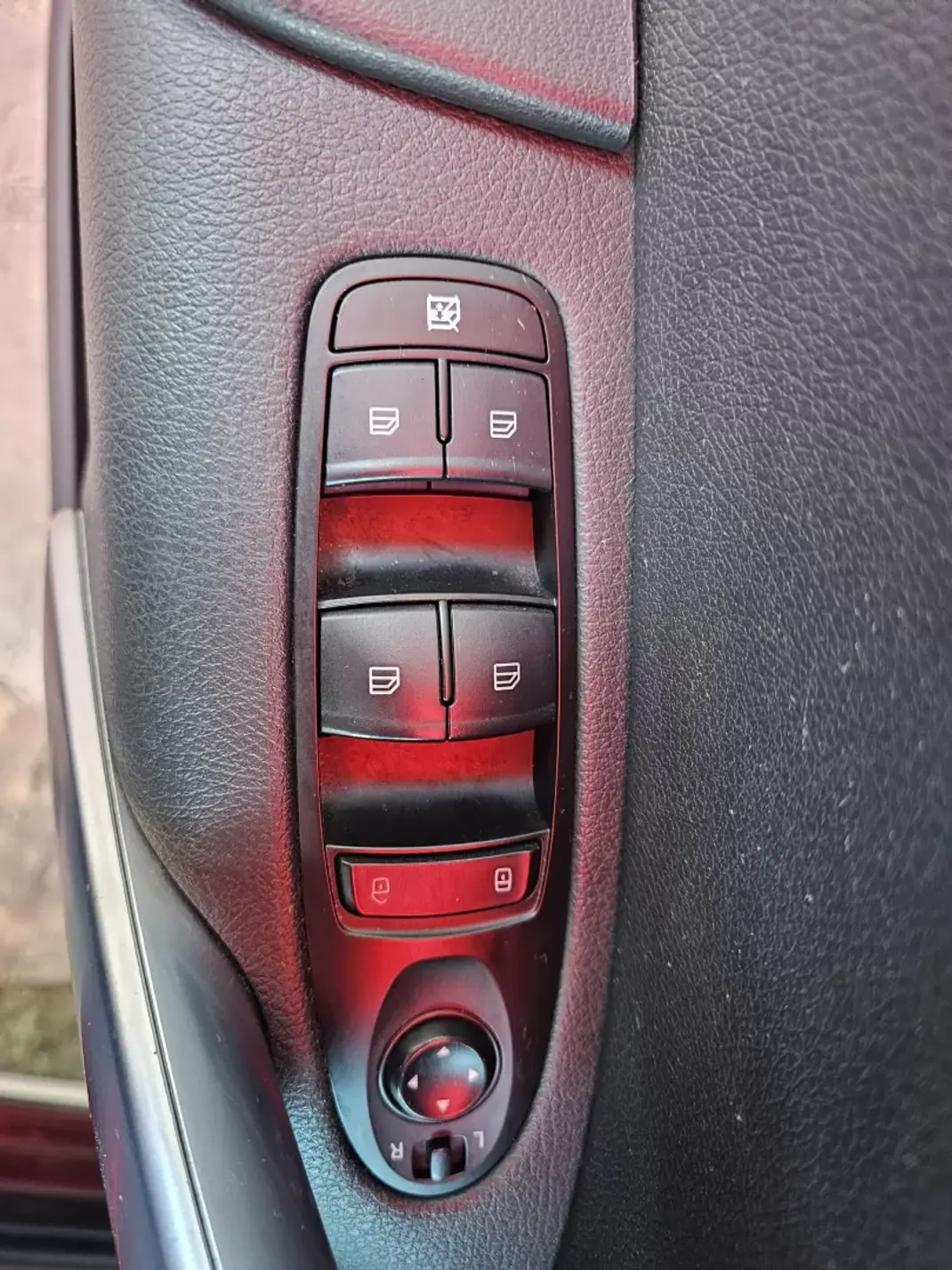 Mercedes-Benz X 250 2019 - 30999 EUR, 219000 km - 219000km - foto 6 de 25
