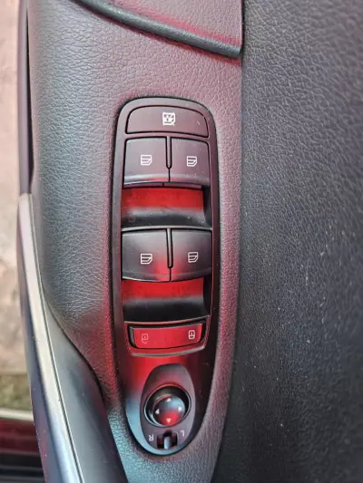 Mercedes-Benz X 250 2019 - 30999 EUR, 219000 km - 219000km - foto 6 de 25