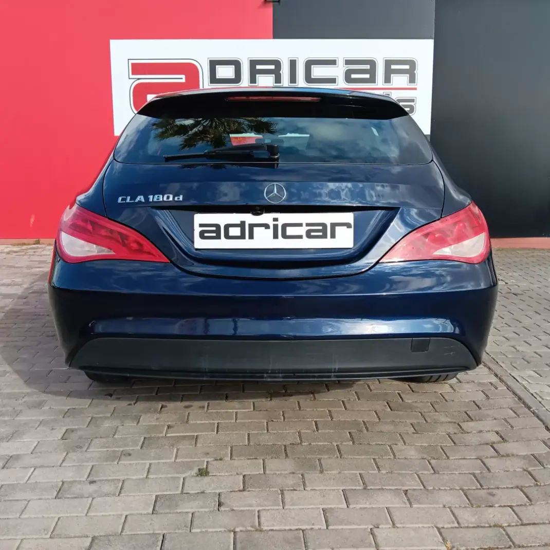Mercedes-Benz CLA 180 2017 - 18500 EUR, 182678 km - AUTO.MOTO.pt - 182678km - foto 9 de 23