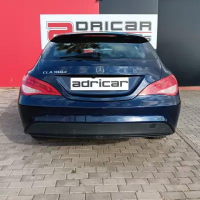 Mercedes-Benz CLA 180 2017 - 18500 EUR, 182678 km - AUTO.MOTO.pt - 182678km - foto 9 de 23