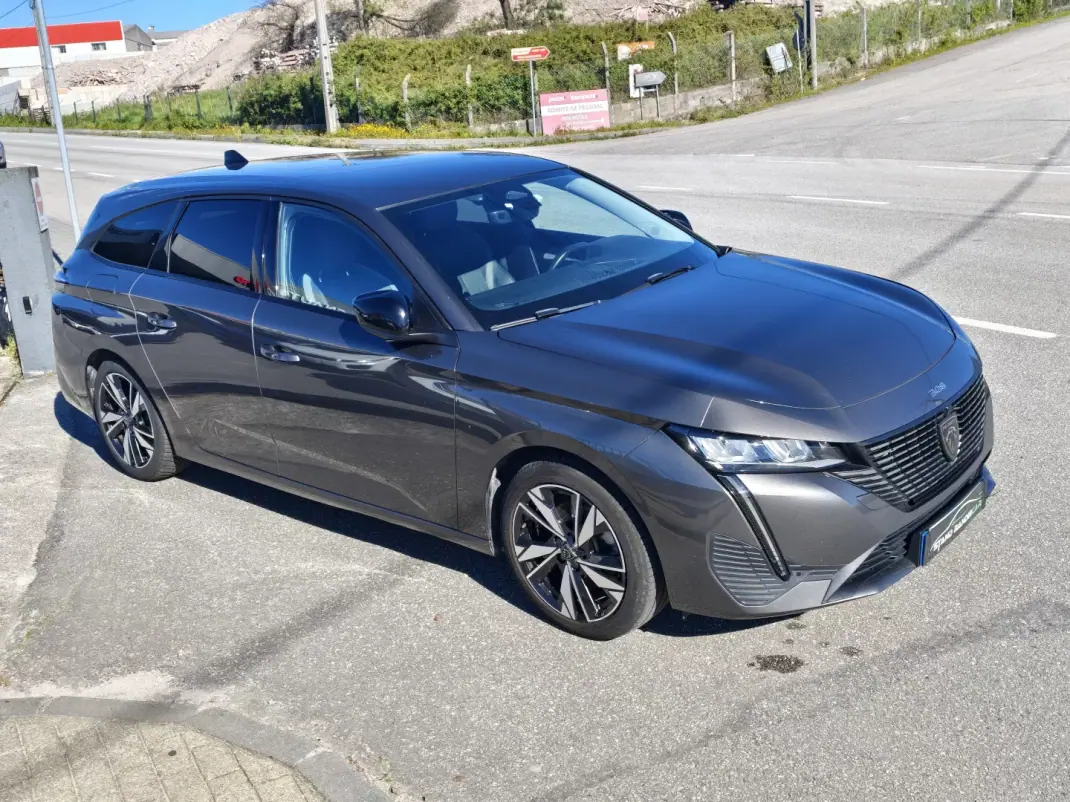 Peugeot 308 2022 - 19500 EUR, 130000 km - AUTO.MOTO.pt - 130000km - foto 8 de 37