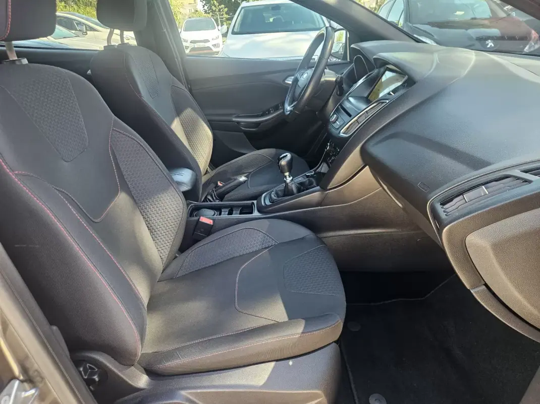 Ford Focus C-Max 2018 - 14500 EUR, 108000 km - 108000km - foto 14 de 37
