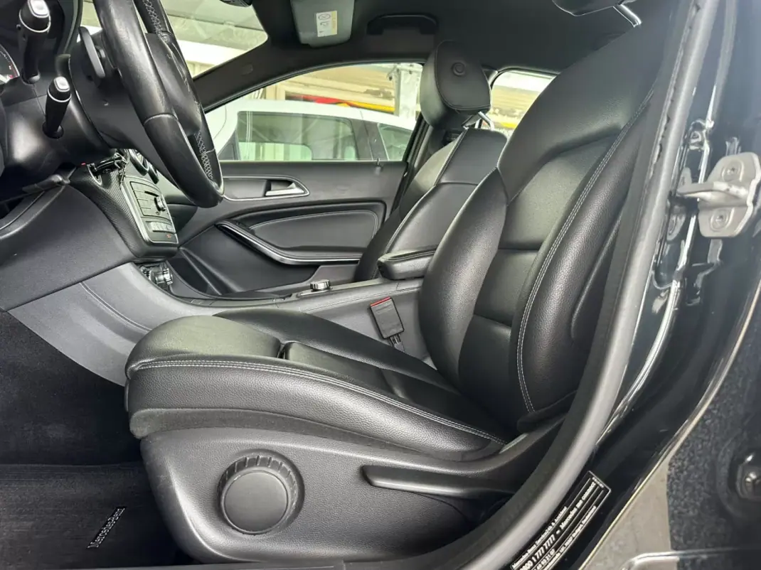 Mercedes-Benz A 180 2017 - 18900 EUR, 134826 km - 134826km - foto 13 de 30