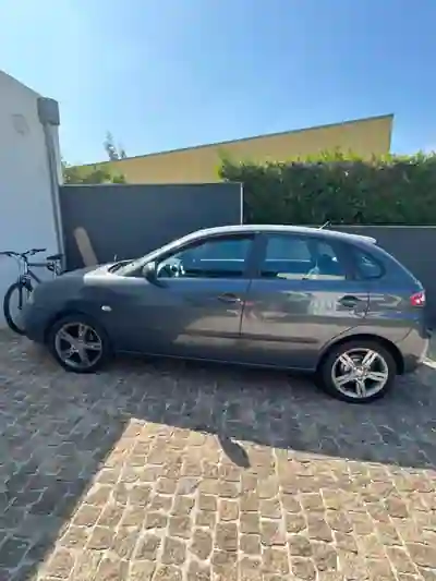 SEAT Ibiza 2008 - 4600 EUR, 242000 km - AUTO.MOTO.pt - 242000km - foto 2 de 9