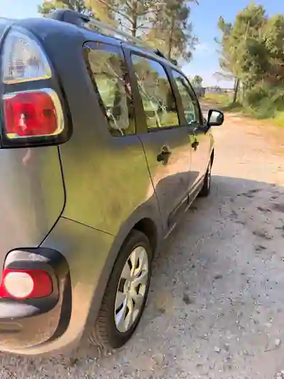 Citroën C3 Picasso 2009 - 4500 EUR, 240000 km - AUTO.MOTO.pt - 240000km - foto 6 de 13