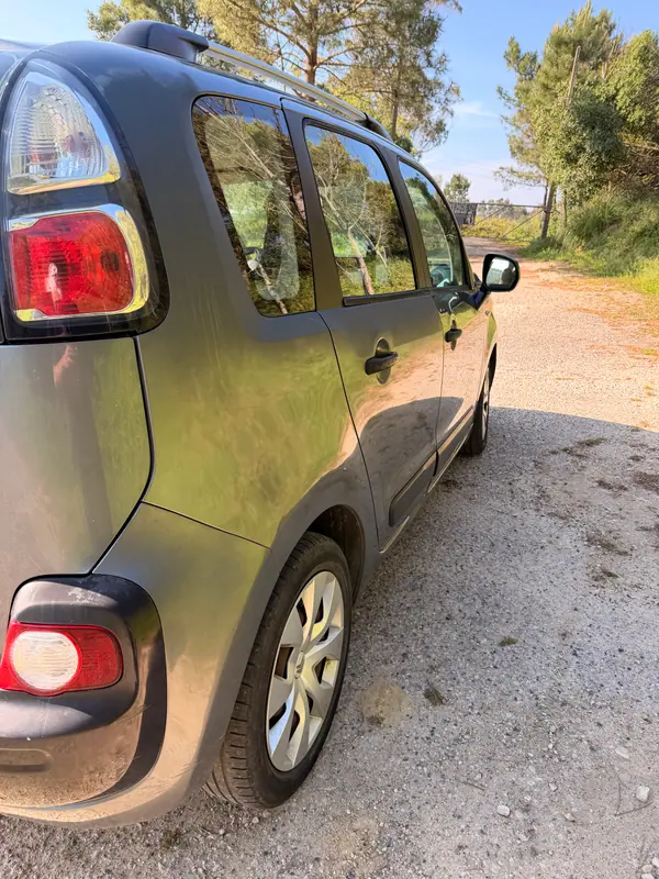 Citroën C3 Picasso 2009 - 3650 EUR, 244996 km - AUTO.MOTO.pt - 244996km - foto 6 de 13