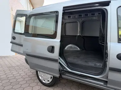 Opel COMBO 2011 - 8965 EUR, 85000 km - AUTO.MOTO.pt - 85000km - foto 20 de 33