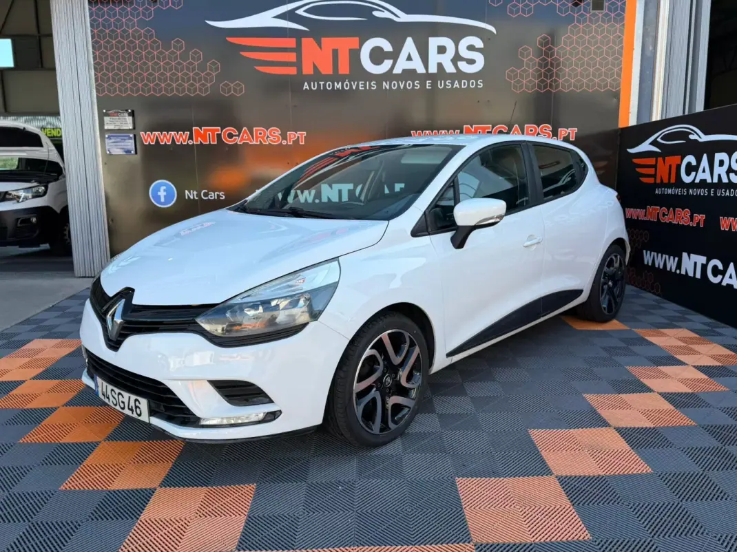Renault Clio 2016 - 10900 EUR, 195181 km - AUTO.MOTO.pt - 195181km - foto 1 de 11