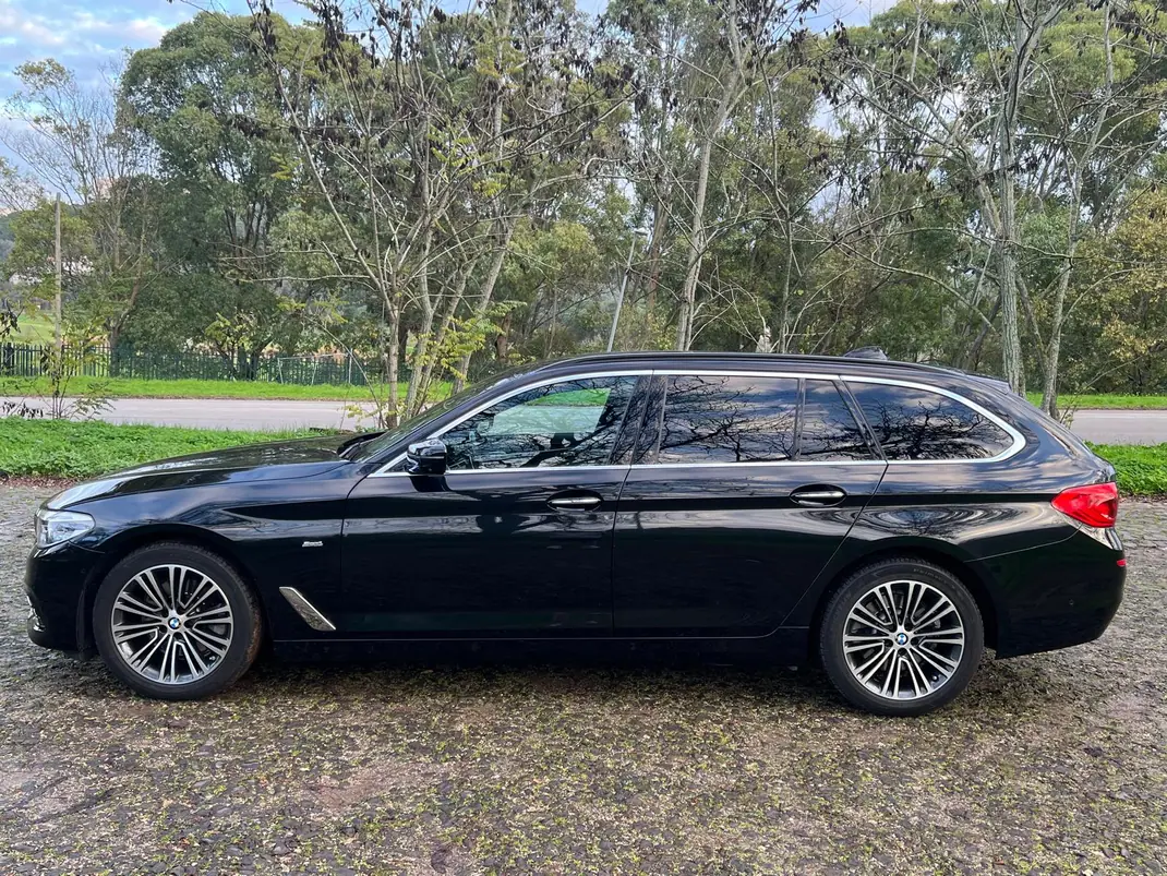 BMW 520 2018 - 26300 EUR, 85000 km - AUTO.MOTO.pt - 85000km - foto 2 de 9