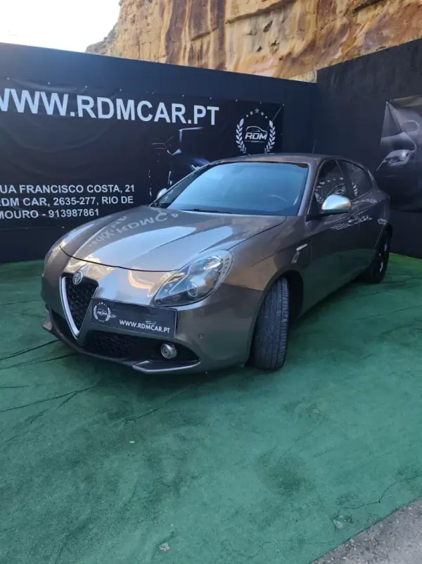 Alfa Romeo Giulietta 2016 - 9990 EUR, 166000 km - AUTO.MOTO.pt - 166000km - foto 2 de 12