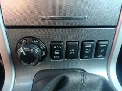Nissan Navara 2012 - 18500 EUR, 161513 km - 161513km - foto 19 de 38