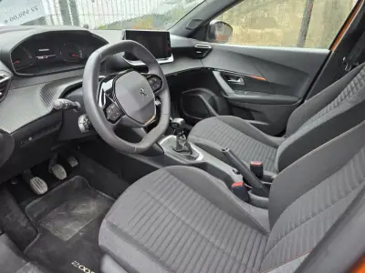 Peugeot 2008 2023 - 21950 EUR, 31200 km - AUTO.MOTO.pt - 31200km - foto 9 de 15