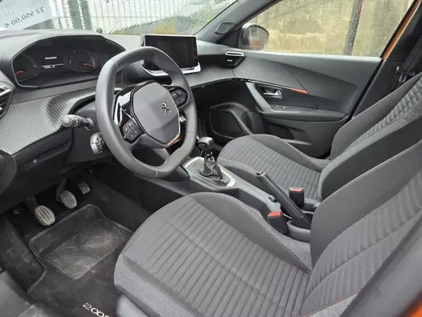 Peugeot 2008 2023 - 21950 EUR, 31200 km - AUTO.MOTO.pt - 31200km - foto 9 de 15
