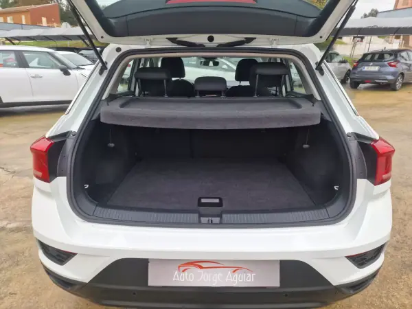 Volkswagen T-Roc 2019 - 19999 EUR, 115000 km - AUTO.MOTO.pt - 115000km - foto 10 de 31