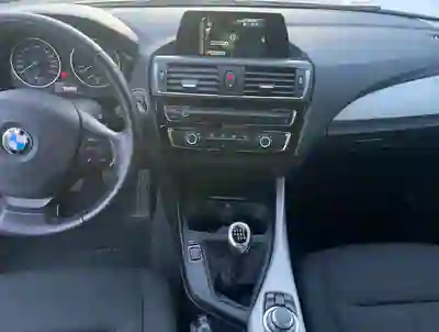 BMW 116 2016 - 10000 EUR, 212000 km - AUTO.MOTO.pt - 212000km - foto 9 de 25