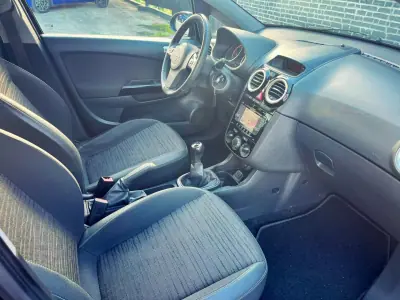 Opel Corsa 2014 - 7750 EUR, 108000 km - AUTO.MOTO.pt - 108000km - foto 2 de 12