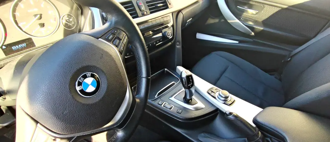 BMW 318 2017 - 15000 EUR, 187000 km - 187000km - foto 15 de 15