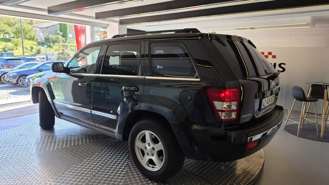 Jeep Grand Cherokee 2005 - 19900 EUR, 267367 km - 267367km - foto 20 de 52