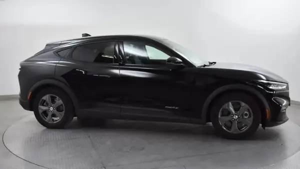 Ford Mustang Mach-E 2022 - 29000 EUR, 28000 km - AUTO.MOTO.pt - 28000km - foto 3 de 10