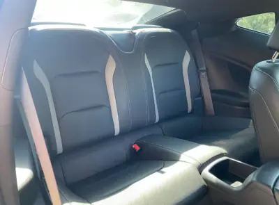 Chevrolet Camaro 2018 - 31000 EUR, 29000 km - AUTO.MOTO.pt - 29000km - foto 10 de 13