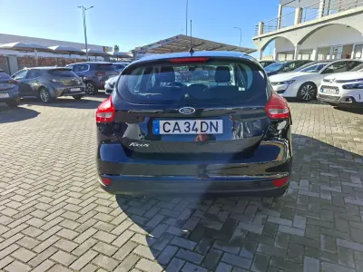 Ford Focus 2018 - 9850 EUR, 109500 km - AUTO.MOTO.pt - 109500km - foto 7 de 26