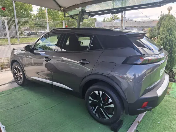 Peugeot 2008 2021 - 18900 EUR, 130000 km - AUTO.MOTO.pt - 130000km - foto 4 de 8