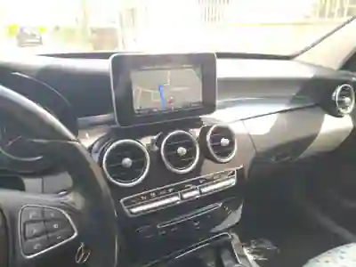 Mercedes-Benz C 180 2015 - 14500 EUR, 230000 km - AUTO.MOTO.pt - 230000km - foto 8 de 10