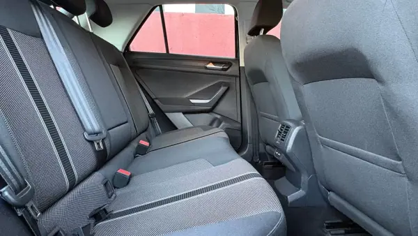 Volkswagen T-Roc 2021 - 17900 EUR, 169000 km - AUTO.MOTO.pt - 169000km - foto 11 de 13