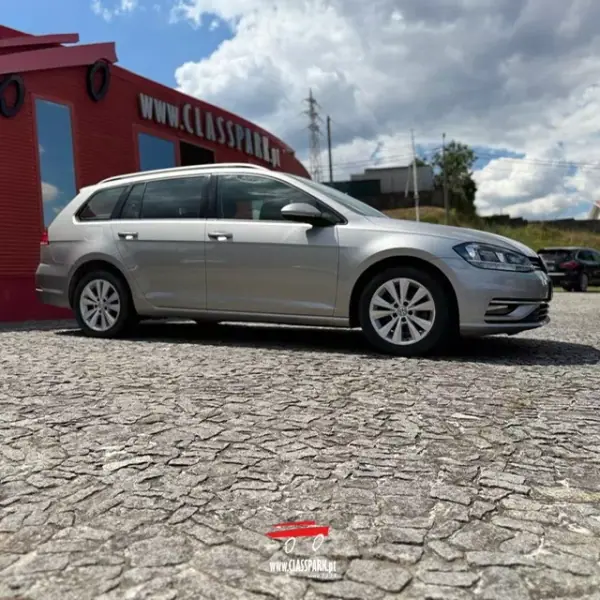 Volkswagen Golf 2019 - 16900 EUR, 179000 km - AUTO.MOTO.pt - 179000km - foto 4 de 15