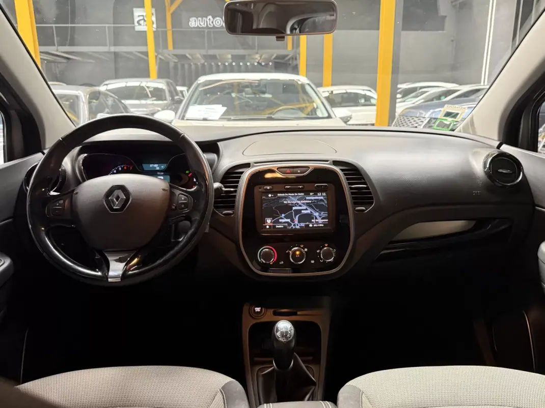 Renault Captur 2016 - 10990 EUR, 67180 km - AUTO.MOTO.pt - 67180km - foto 23 de 30