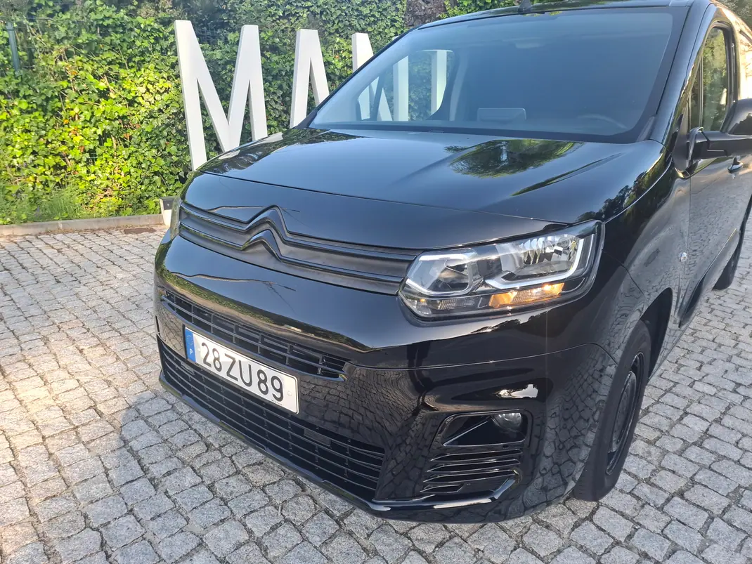 Citroën BERLINGO 3 LUGARES 2020 - 10250 EUR, 230000 km - AUTO.MOTO.pt - 230000km - foto 11 de 12