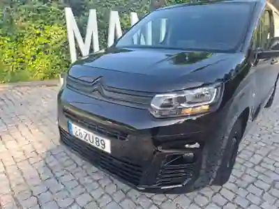 Citroën BERLINGO 3 LUGARES 2020 - 10250 EUR, 230000 km - AUTO.MOTO.pt - 230000km - foto 11 de 12