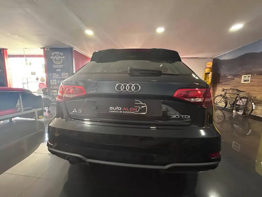 Audi A3 Sportback 2019 - 17950 EUR, 179954 km - 179954km - foto 5 de 22
