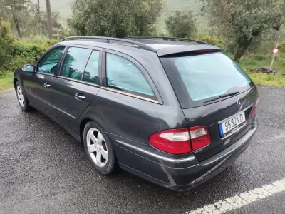 Mercedes-Benz E 200 2003 - 3900 EUR, 338200 km - AUTO.MOTO.pt - 338200km - foto 8 de 14