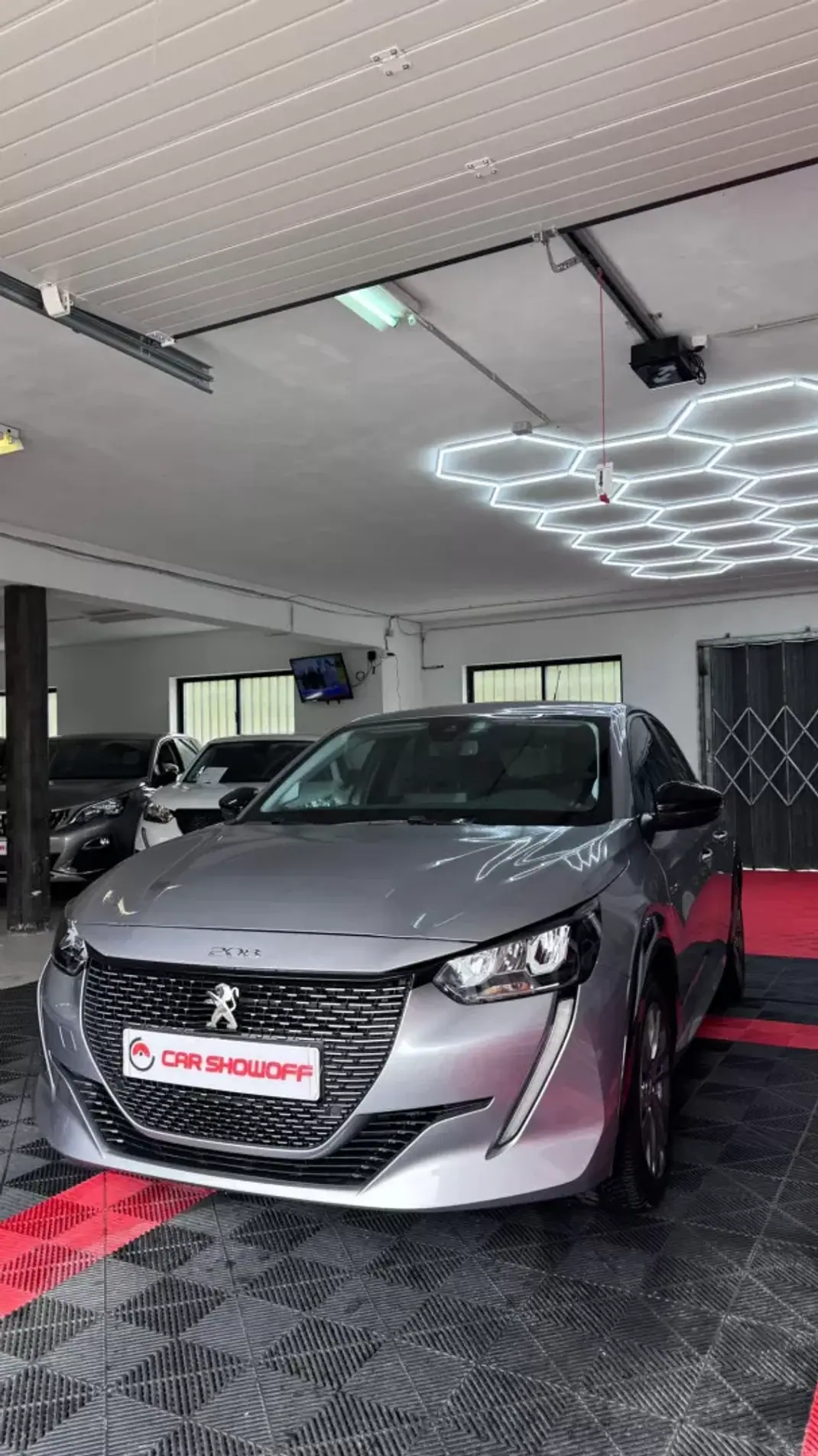 Peugeot e-208 2023 - 19900 EUR, 47000 km - AUTO.MOTO.pt - 47000km - foto 2 de 10