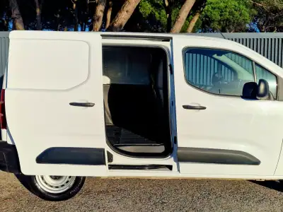 Opel COMBO 2022 - 15990 EUR, 55209 km - AUTO.MOTO.pt - 55209km - foto 5 de 15
