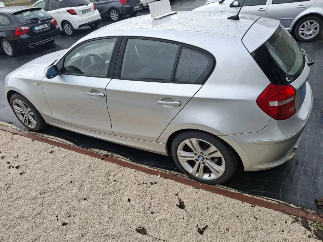 BMW 120 2009 - 10500 EUR, 159122 km - AUTO.MOTO.pt - 159122km - foto 7 de 17