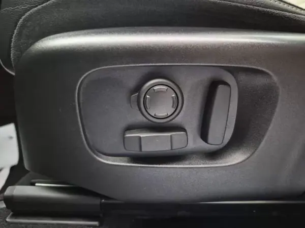 Land Rover Discovery Sport 2020 - 32800 EUR, 60481 km - AUTO.MOTO.pt - 60481km - foto 47 de 58