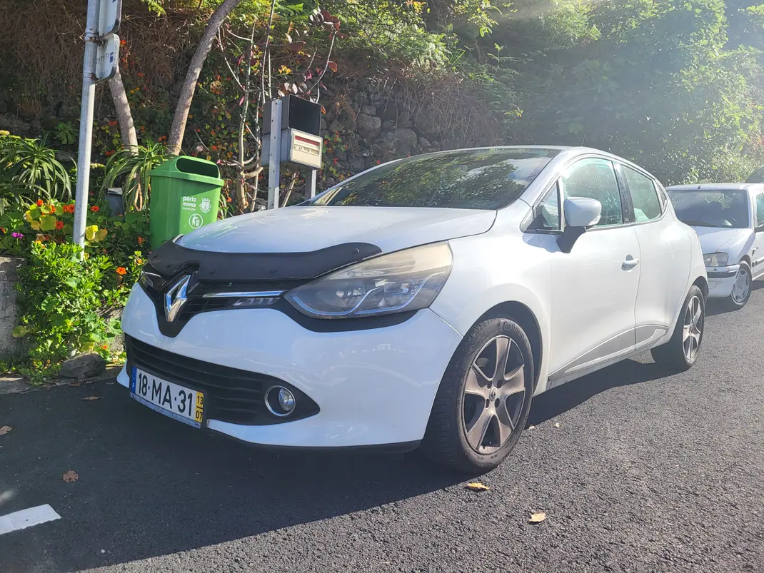 Renault Clio 2013 - 8600 EUR, 171000 km - AUTO.MOTO.pt - 171000km - foto 1 de 19