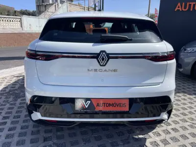 Renault Mégane E-Tech 2023 - 27950 EUR, 57803 km - AUTO.MOTO.pt - 57803km - foto 6 de 11