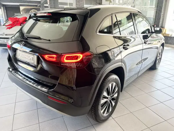 Mercedes-Benz GLA 250 2021 - 27600 EUR, 108896 km - AUTO.MOTO.pt - 108896km - foto 4 de 23