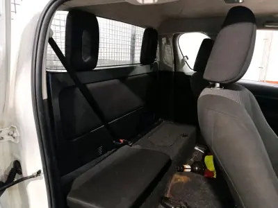 Toyota Hilux 2019 - 23900 EUR, 223497 km - AUTO.MOTO.pt - 223497km - foto 6 de 6