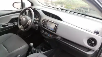 Toyota Yaris 2018 - 12500 EUR, 68000 km - AUTO.MOTO.pt - 68000km - foto 23 de 24