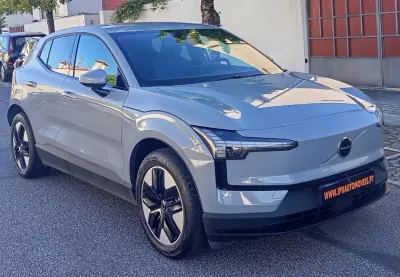 Volvo EX 30 2025 — foto 3 de 22