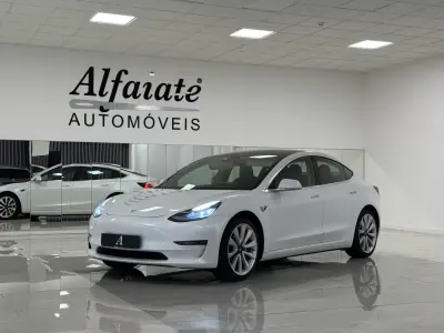 Tesla Model 3 2019 - 24890 EUR, 118800 km - AUTO.MOTO.pt - 118800km - foto 6 de 29