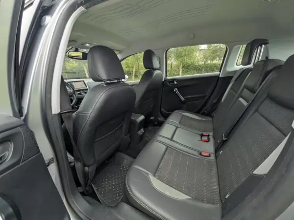 Peugeot 2008 2015 - 10990 EUR, 100000 km - 100000km - foto 8 de 14